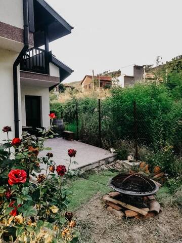 Фото номера Дом с 4 спальнями Гостевой дом Kassandrova House г. Bratsigovo 5
