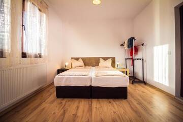 Фото номера Трехместный номер с видом на горы Гостевой дом Kassandrova House г. Bratsigovo 9